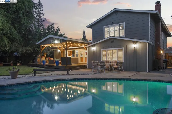 Gorgeous Place for Nighttime Entertaining