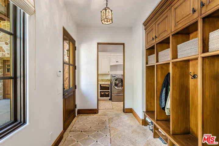 1447 Country Ranch Road, Westlake Village, California 91361