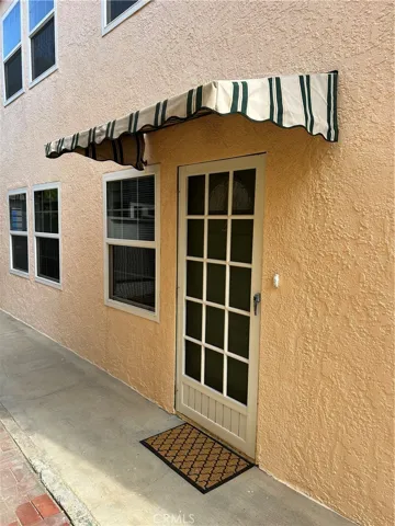 Entry to apartment
(downstairs, closest to carports)