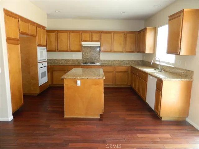 6355 Pear Avenue, Eastvale, California 92880