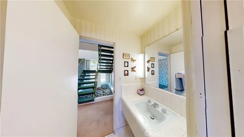 2440 San Antonio Crescent E, Upland, California 91784