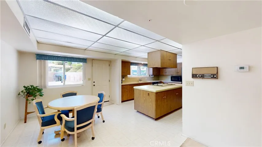 2440 San Antonio Crescent E, Upland, California 91784