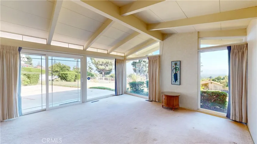2440 San Antonio Crescent E, Upland, California 91784