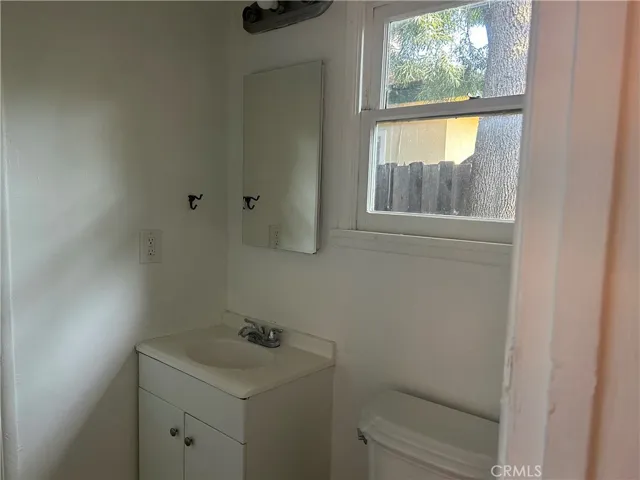 2nd Bathroom