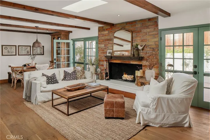 22243 Flanco Road, Woodland Hills, California 91364