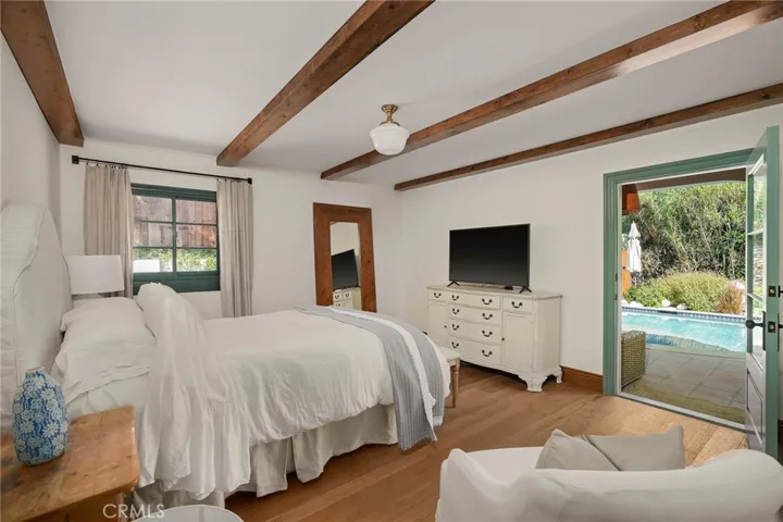 22243 Flanco Road, Woodland Hills, California 91364