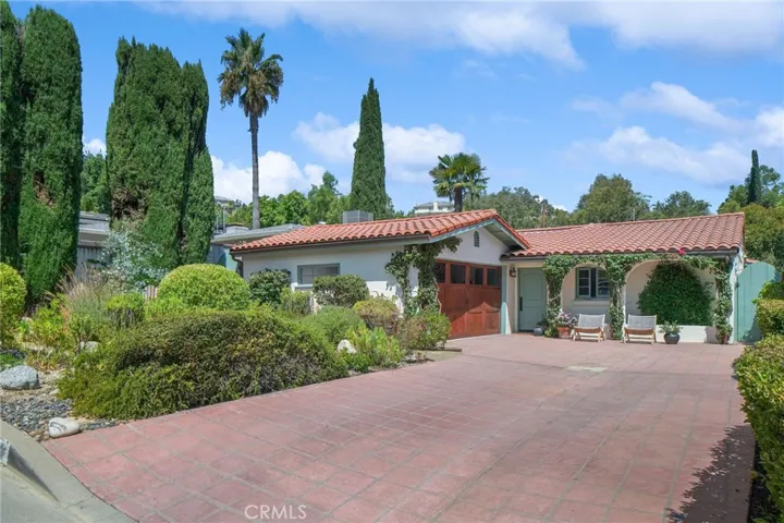 22243 Flanco Road, Woodland Hills, California 91364
