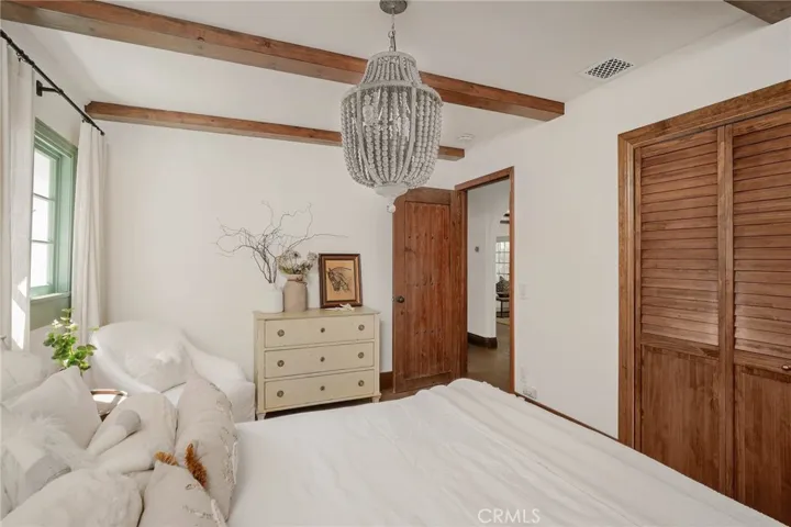 22243 Flanco Road, Woodland Hills, California 91364