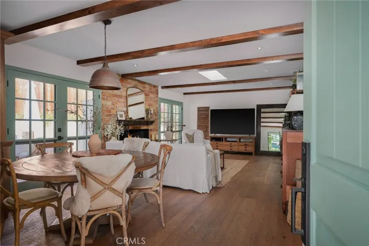 22243 Flanco Road, Woodland Hills, California 91364