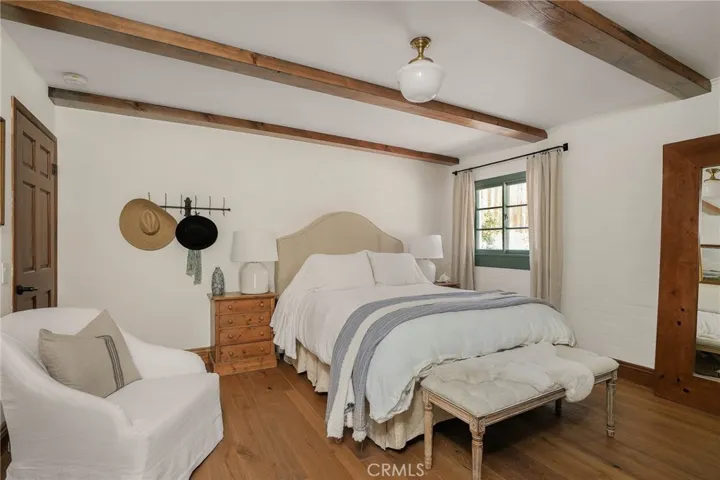22243 Flanco Road, Woodland Hills, California 91364