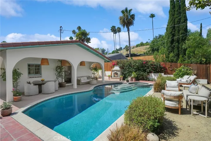 22243 Flanco Road, Woodland Hills, California 91364