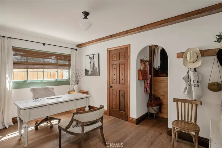 22243 Flanco Road, Woodland Hills, California 91364