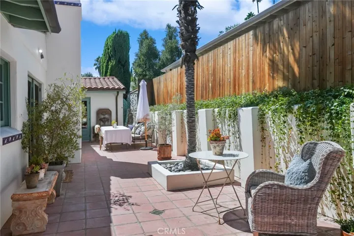 22243 Flanco Road, Woodland Hills, California 91364