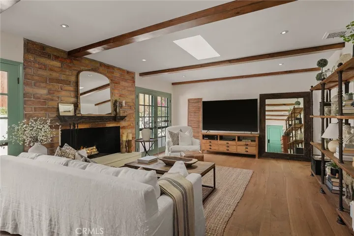 22243 Flanco Road, Woodland Hills, California 91364