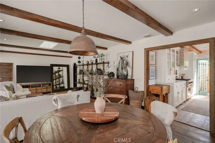 22243 Flanco Road, Woodland Hills, California 91364