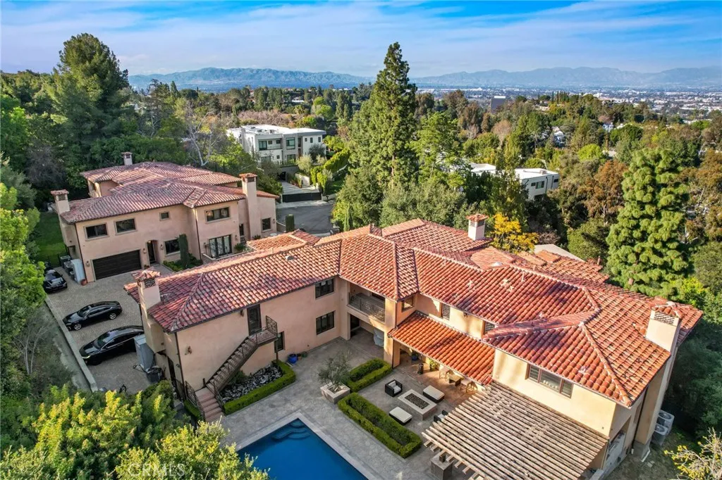 3930 Royal Oak Place, Encino, California 91436 home-pic-50