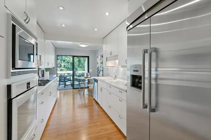 492 Sand Hill Circle, Menlo Park, California 94025