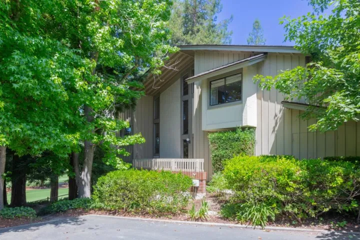 492 Sand Hill Circle, Menlo Park, California 94025