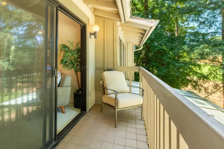 492 Sand Hill Circle, Menlo Park, California 94025