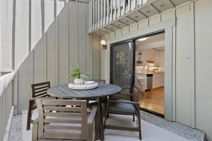 492 Sand Hill Circle, Menlo Park, California 94025