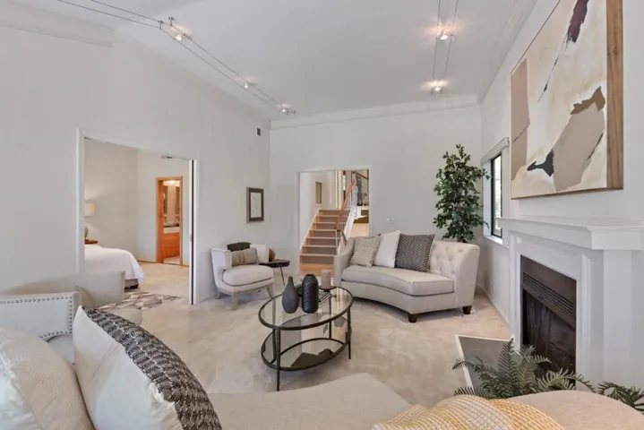 492 Sand Hill Circle, Menlo Park, California 94025