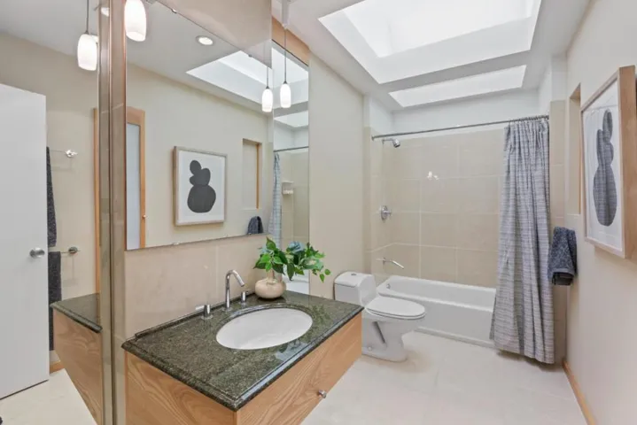 492 Sand Hill Circle, Menlo Park, California 94025