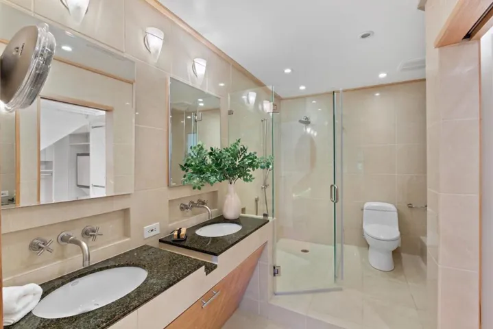 492 Sand Hill Circle, Menlo Park, California 94025
