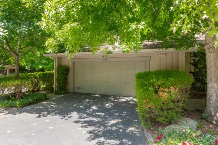 492 Sand Hill Circle, Menlo Park, California 94025