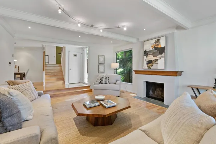 492 Sand Hill Circle, Menlo Park, California 94025