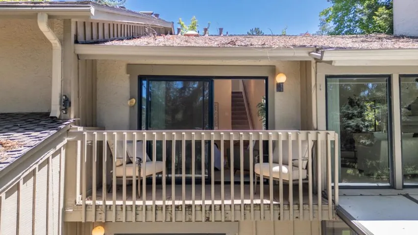 492 Sand Hill Circle, Menlo Park, California 94025