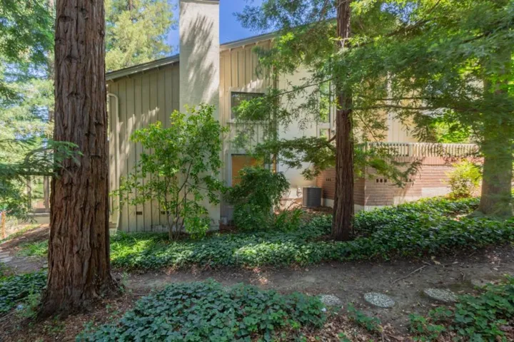 492 Sand Hill Circle, Menlo Park, California 94025
