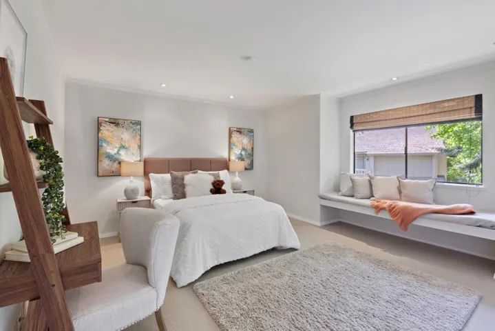 492 Sand Hill Circle, Menlo Park, California 94025