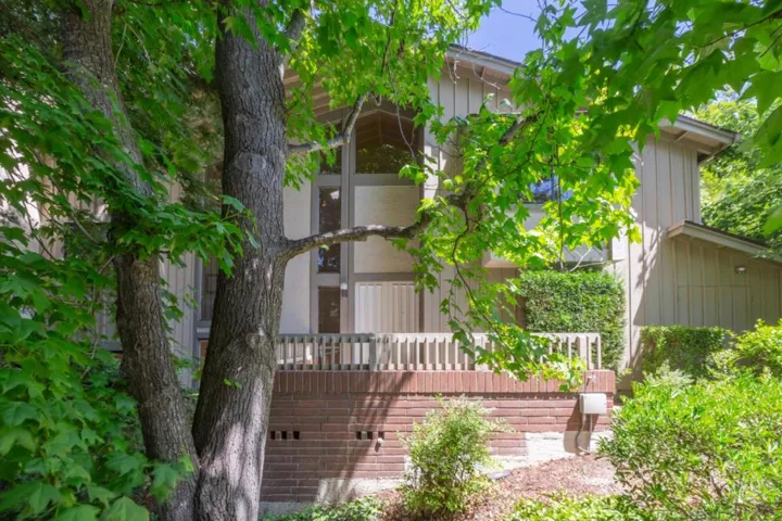 492 Sand Hill Circle, Menlo Park, California 94025
