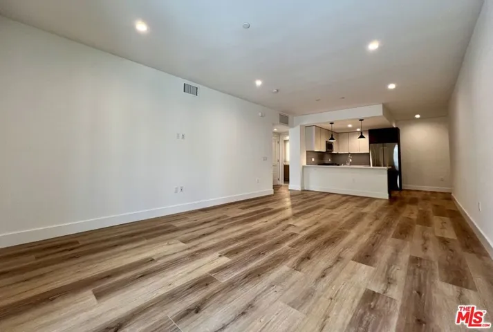 5801 Camerford Avenue 201, Los Angeles, California 90038