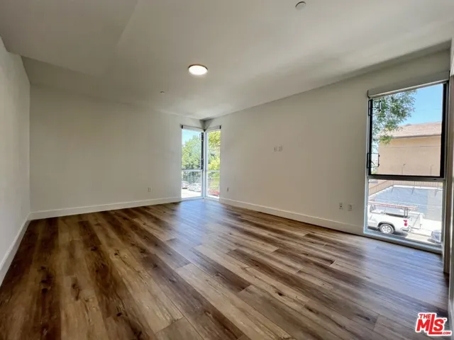 5801 Camerford Avenue 201, Los Angeles, California 90038
