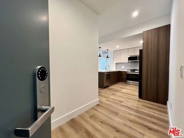 5801 Camerford Avenue 201, Los Angeles, California 90038