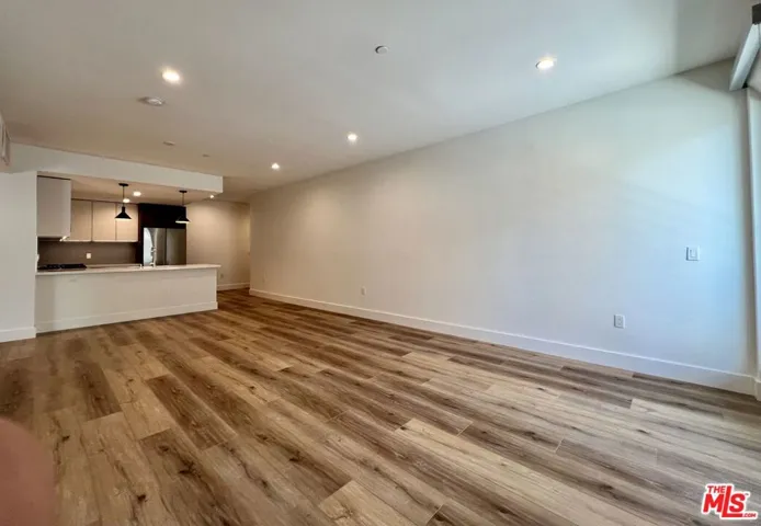 5801 Camerford Avenue 201, Los Angeles, California 90038
