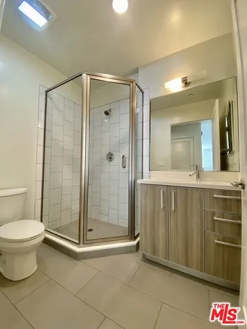 1232 N Kings Road 102, West Hollywood, California 90069