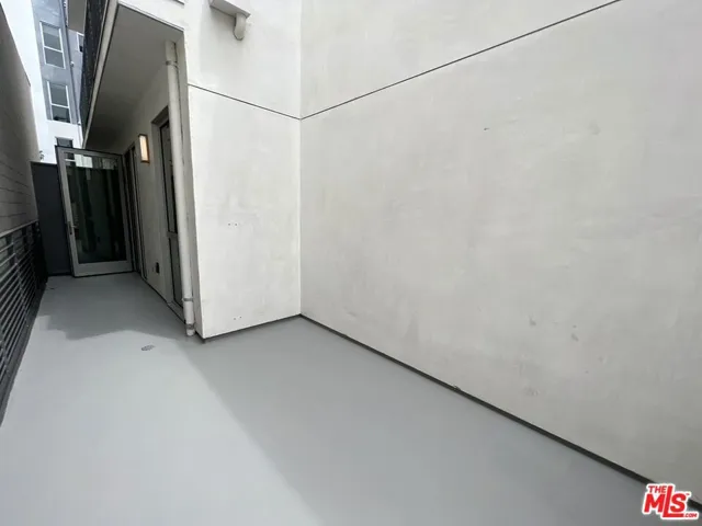 1001 N Fairfax Avenue 207, West Hollywood, California 90046