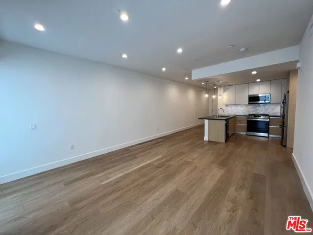 1001 N Fairfax Avenue 207, West Hollywood, California 90046
