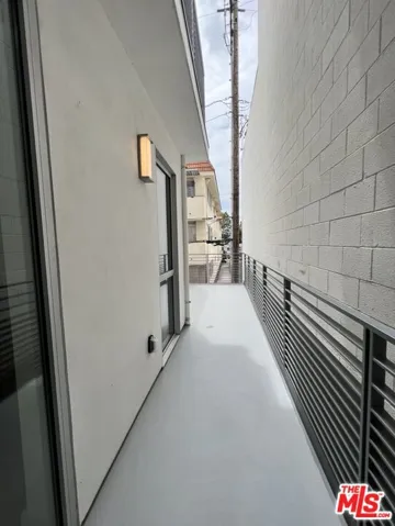 1001 N Fairfax Avenue 207, West Hollywood, California 90046