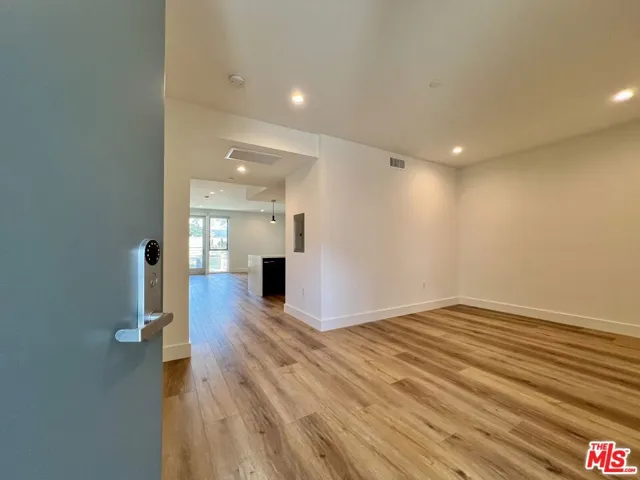 5801 Camerford Avenue Ph8, Los Angeles, California 90038
