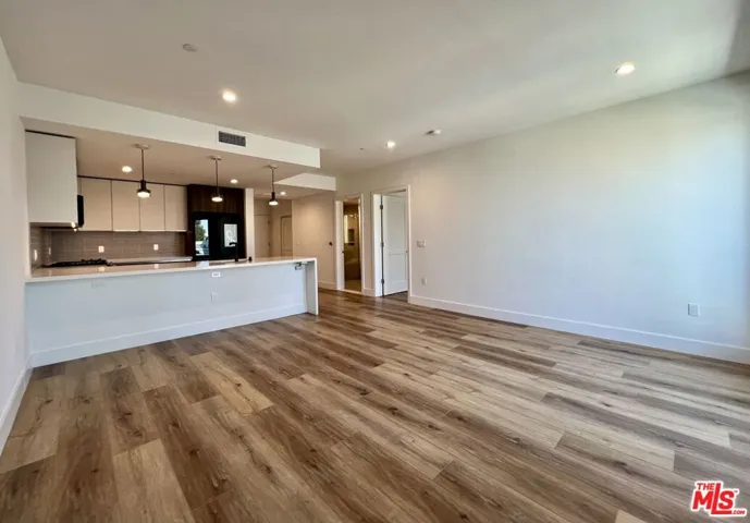 5801 Camerford Avenue Ph8, Los Angeles, California 90038