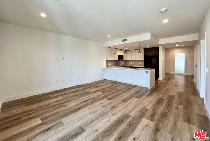 5801 Camerford Avenue Ph8, Los Angeles, California 90038