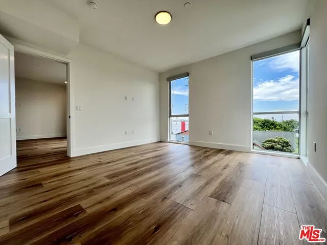 5801 Camerford Avenue Ph5, Los Angeles, California 90038