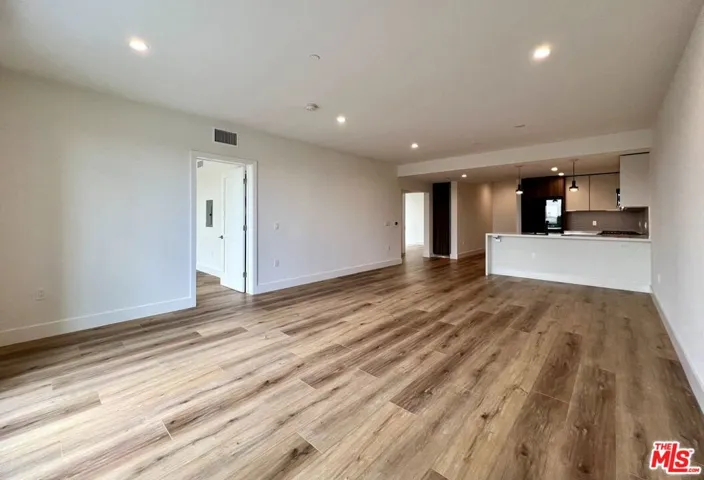 5801 Camerford Avenue Ph5, Los Angeles, California 90038