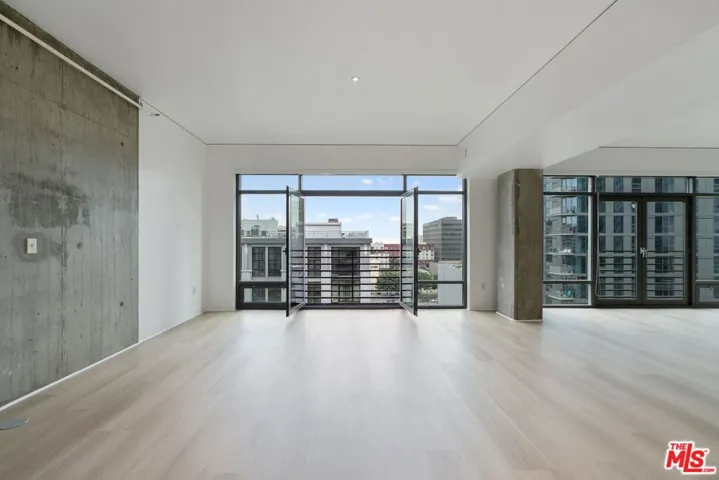 1111 S Grand Avenue 915, Los Angeles, California 90015