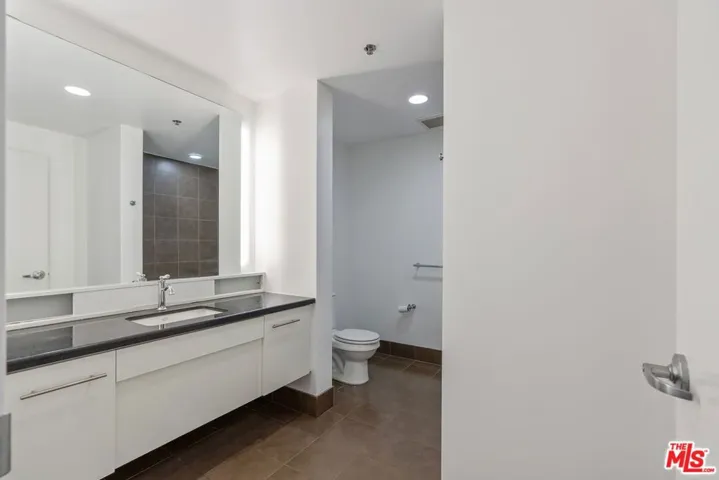 1111 S Grand Avenue 915, Los Angeles, California 90015