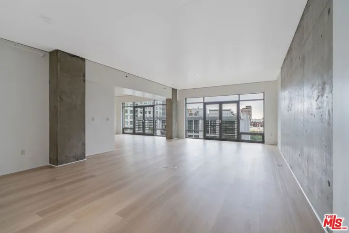 1111 S Grand Avenue 915, Los Angeles, California 90015