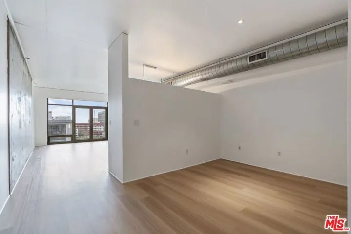 1111 S Grand Avenue 915, Los Angeles, California 90015